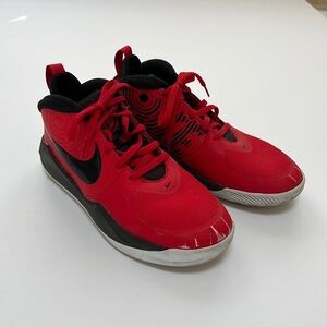 Red Nike team hustle Gym/Basketball Shoes size 5